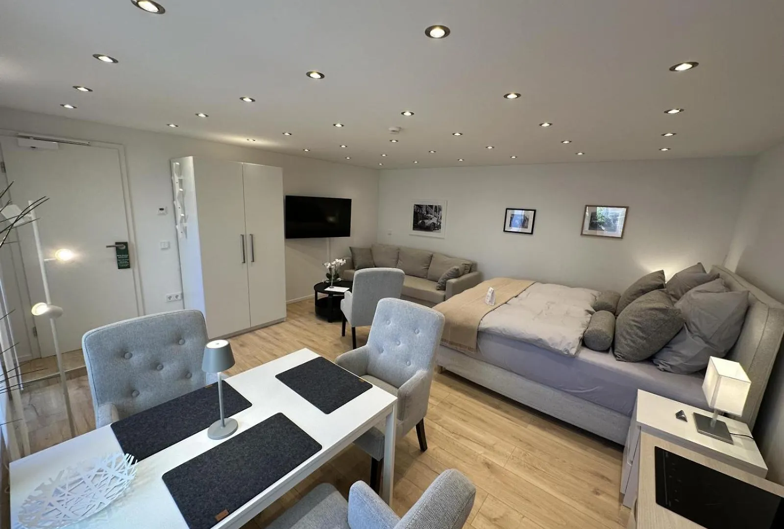 Max & Moritz Appartements Augsburg Apartment