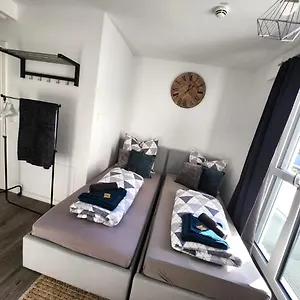 Apartment Modern Mit Wifi, Aufzug & Kostenlos Parken El-living, Augsburg